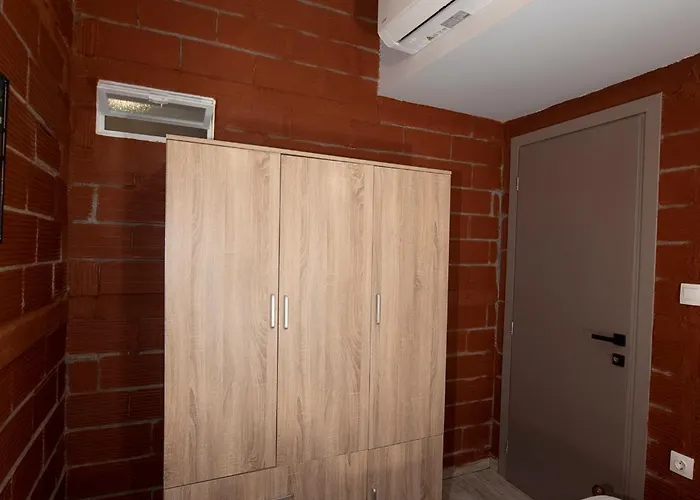 Kk75corner Caoba * Thessaloníki