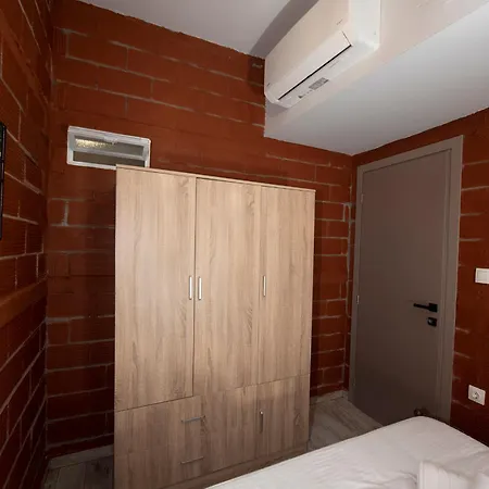 Kk75corner Caoba * Thessaloníki