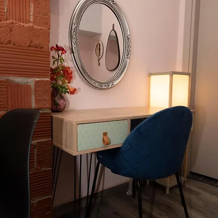 Kk75corner Caoba Thessaloníki