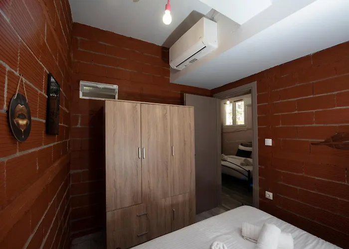 Kk75corner Caoba סלוניקי